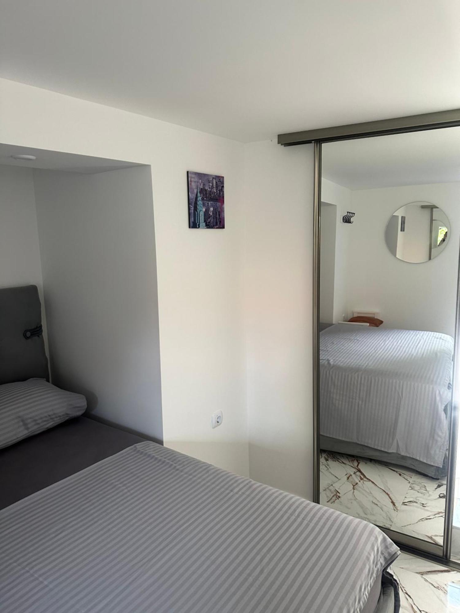 Apartman Lili Cetinje Exteriör bild