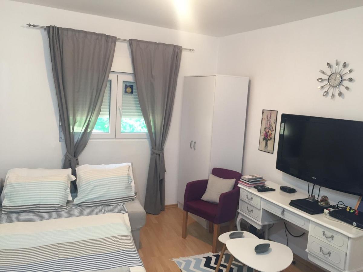 Apartman Lili Cetinje Exteriör bild